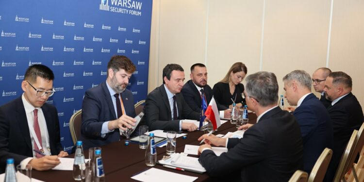 Kurti e Maqedonci takojnë kryeministrin e Polonisë, flasin bashkëpunimin në Këshill të BE-së