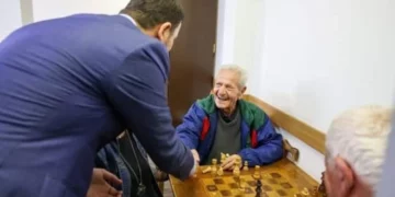 Krasniqi: Të moshuarit meritojnë kujdes institucional, duke ua shpaguar mundin e sakrificën shumëvjeçare me pensione të larta