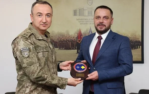 Detaje nga takimi i Maqedoncit me komandantin e KFOR-it