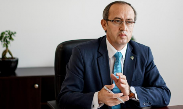 Hoti: Qeveria Kurti braktisi dialogun për njohje, Marrëveshja e Ohrit ka stopuar rrugën e integrimit euro-atlantik të Kosovës