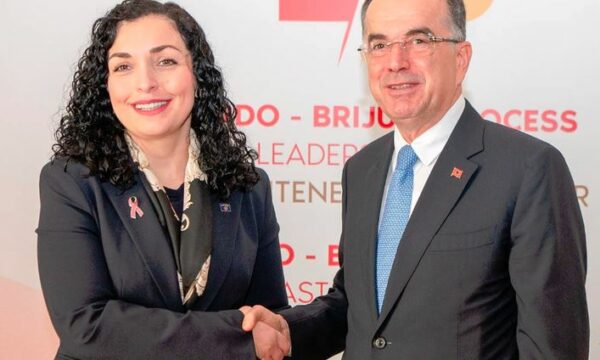 Osmani takohet me Begajn në Tivat: Koordinuam qëndrimet e dy shteteve tona simotra