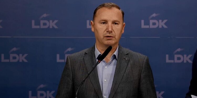 Zemaj: Çështja e shujtave të FSK-së nuk duhet të kalojë pa ndëshkim politik dhe moral