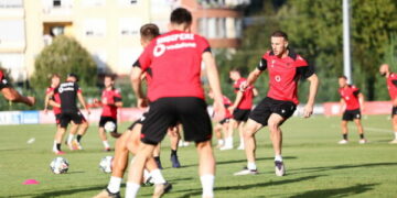 Kombëtarja në seancën e radhës stërvitore, Tuci bashkohet me grupin, Asllani lë pas problemet muskulore