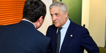 Kurti takon ministrin e Jashtëm italian, thekson nevojën për heqjen e masave të BE-së ndaj Kosovës