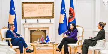 Presidentja Osmani priti në takim ambasadorin britanik, flasin për zhvillimet në vend