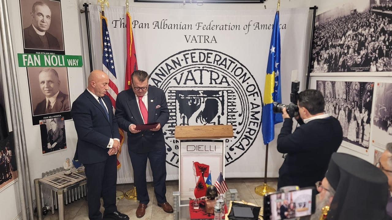 Ramush Haradinaj merr titullin “Anëtar Nderi” i përjetshëm nga Federata Pan-Shqiptare ‘VATRA’