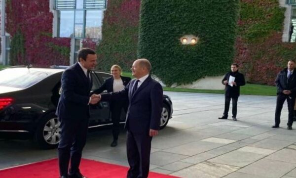 Kurti pritet nga kancelari gjerman Olaf Scholz