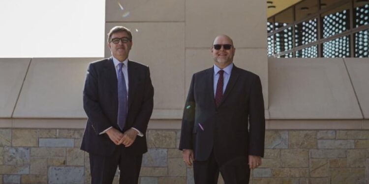 Hovenier për vizitën e O’Brien: Presim me padurim të ritheksojmë përkushtimin e Amerikës ndaj popullit të Kosovës