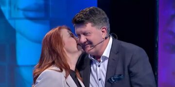 Puthje në studio: Milaimi befasohet nga gruaja për ditëlindje