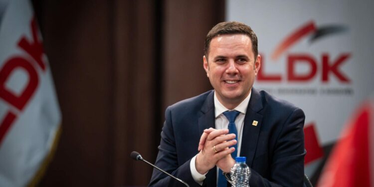 Abdixhiku fton qytetarët: Ta bëjmë bashkë Republikën që e meritojmë