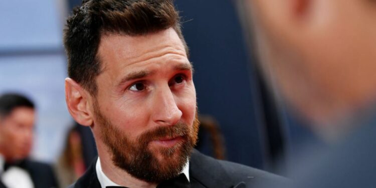 “Falë Zotit kam arritur gjithçka në futboll”, Lionel Messi pasi fitoi çmimin nga Marca: Ëndrra ime ishte Kupa e Botës!