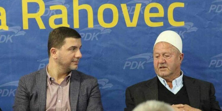 Kryetari i PDK-së, Memli Krasniqi, viziton Rahovecin, takon strukturat partiake
