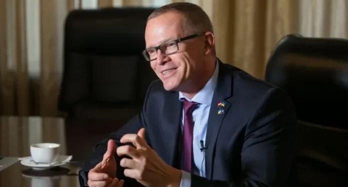 Eksperti austriak Fehlinger: SHBA-ja e përkrah Kosovën, Serbia me BRICS është armiku ynë