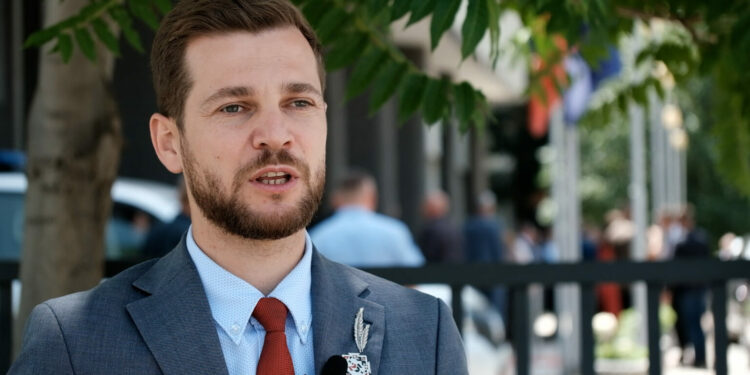 Batusha: Qeveria Kurti i ka pamundësuar kushtëzimet nga votat e Listës Serbe