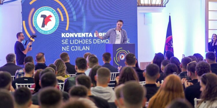 Abdixhiku takim me rininë në Gjilan: E ardhmja nuk pritet, ajo bëhet