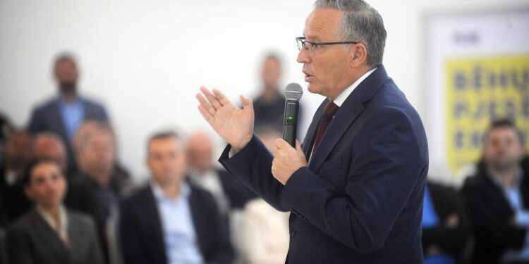 Roli i diasporës në zhvillimin e Kosovës: Bedri Hamza përfundon serinë e punëtorive në Zvicër