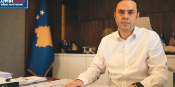 “224 euro më shumë” Abdixhiku e tregon me video sa do të ishte paga e mësuesit në qeverinë e tij