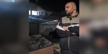 Afishe serbe mbi memoralin e heroit Avni Koshtova në veri të Mitrovicës, djali i tij: Në koftë nevoja do ta mbroj!