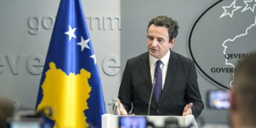 Kurti paralajmëron rritje të pagave për sektorin publik: Nga janari 55 euro, në korrik edhe 55 euro tjera