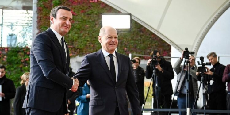 Scholz kërkon normalizim të marrëdhënieve Kosovë – Serbi