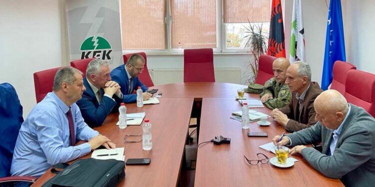 Syla viziton KEK-un, i ofron mbështetje ushtarake në rastet e fatkeqësive natyrore