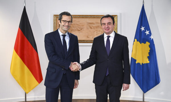 Kurti pret Drejtorin Politik të MPJ së Gjermanisë, flasin për rezultatet e Procesit të Berlinit e dialogun Kosovë-Serbi