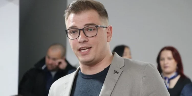 Prokuroria kërkon që Arsenijeviqit t’i ndalohet t’i afrohet Atiqit