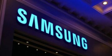 Samsung po përgatit një telefon që paloset trefish