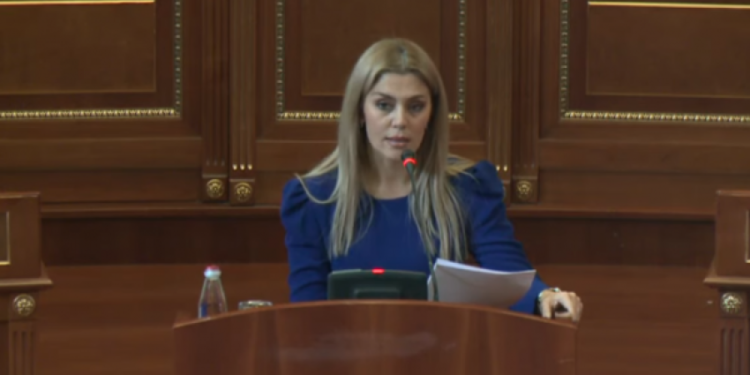 Blerta Deliu: I kanë lanë pa bukë ushtarët, madje edhe pa qizme