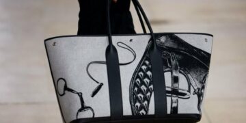 Çantat luksoze joshin blerësit e pasur, Hermes vazhdon të tejkalojë rivalët me shitjet