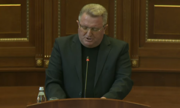 Berisha: Kurti s’e mbajti premtimin për shërbim të detyrueshëm ushtarak, s’arriti të sigurojë bukë për ushtrinë