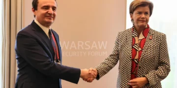 Kurti takohet me diplomaten letoneze, flasin për rastin Banjska: Autorët vazhdojnë të jenë të lirë