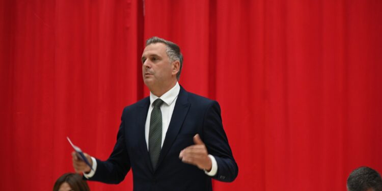 ‘Kolonat në Veternik’, Bajqinovci: Turp, papërgjegjësia e Përparim Ramës po e vështirëson jetën e qytetarëve!