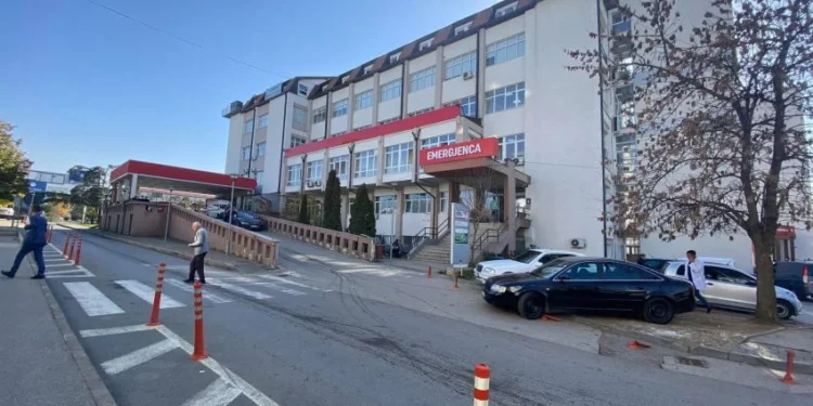 Punëtorët teknikë të QKUK-së në grevë, kërkojnë rritje të pagave
