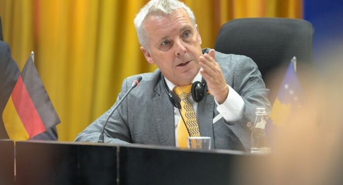 Rohde: Nuk kërkohet që Kosova të ketë vendim final për Asociacionin