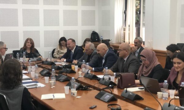 VV-ja e pyet ish-ministren Bajrami për shpërndarjen e librave: S’kam qenë në detyrë atë kohë