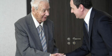 Kurti e Çeku takohen me arkitektin e Bibliotekës Kombëtare të Kosovës, Andrija Mutnjakovic