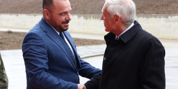 Ministri Maqedonci takon gjeneralin Clark, i shpreh mirënjohjen e Kosovës për ndërhyrjen e NATO-s