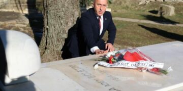 Haradinaj e nis ditën në Boletin: Isa Boletini frymëzim për të gjithë ne, për ta dashur dhe mbrojtur lirinë