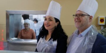 Osmani në Boondsteel për Thanksgiving, falënderon ushtarët amerikanë për angazhimin e që po festojnë larg familjeve