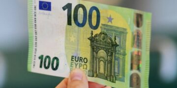 Deponohen 100 euro të falsifikuara, ankohet zyrtarja e bankës në Mitrovicë