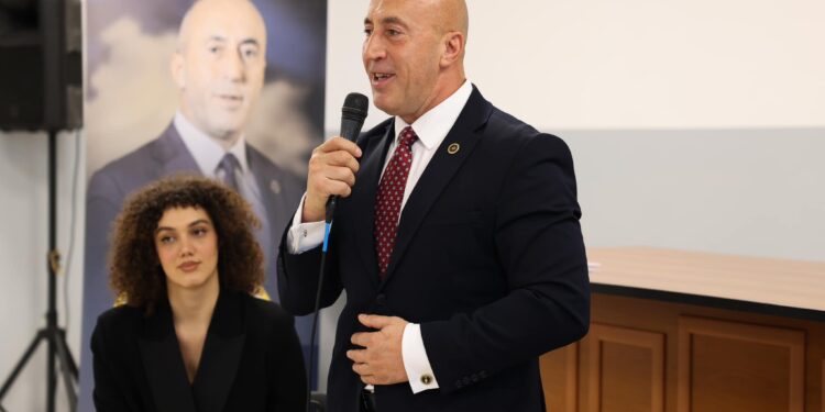 Haradinaj: Paga mesatare në shëndetësi do të jetë 1 mijë euro