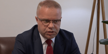 Qeveria e mbyllur sa i përket opinioneve ligjore