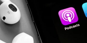 Apple raportohet se ka larguar podkastet e mediave ruse