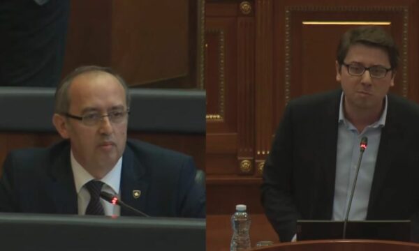 “Kosova është shkatërruar për 20 vite”, përplasen Hoti dhe Murati në Kuvend