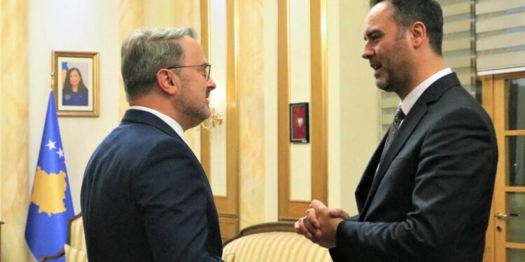 Konjufca takohet me Battel, rikonfirmohet mbështetja e Luksemburgut karshi Kosovës