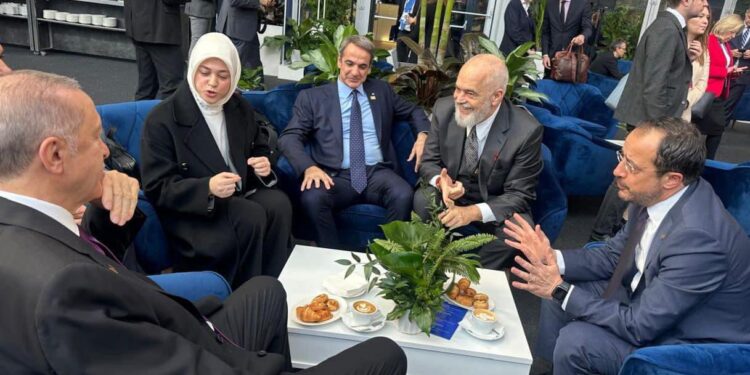 “Foto e ditës”, Edi Rama shfaqet pranë liderëve të Turqisë, Greqisë e Çipros