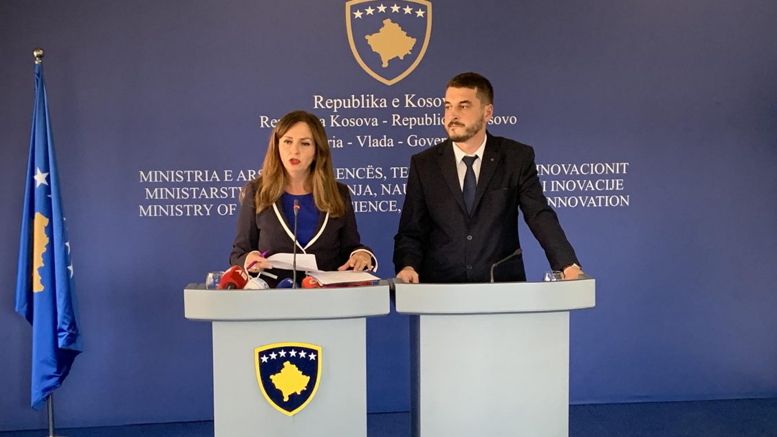 MASHTI mohon në tërësi ekzistencën e tekstit kontroverzal në kurrikulë, thotë se lënda “edukimi seksual” s’është obligative