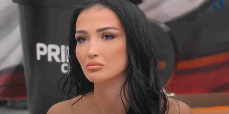 Xheneta i heq çmimit të madh 10 mijë euro, dëgjon çfarë tha Xuxi për familjen e saj