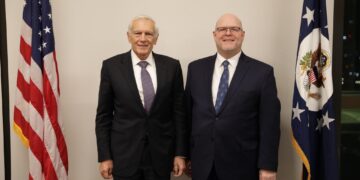 Hovenier me Clark-un: Avokati dhe simboli i mbështetjes amerikane për Kosovën